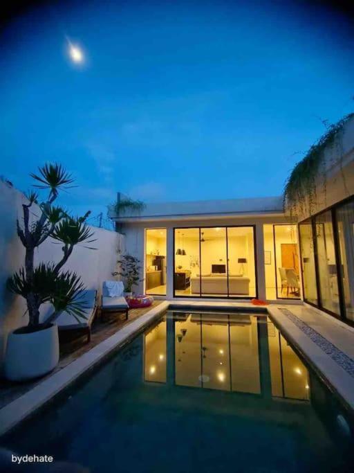 The R Villa Kaba - Incl. Motorbikes Seminyak Extérieur photo