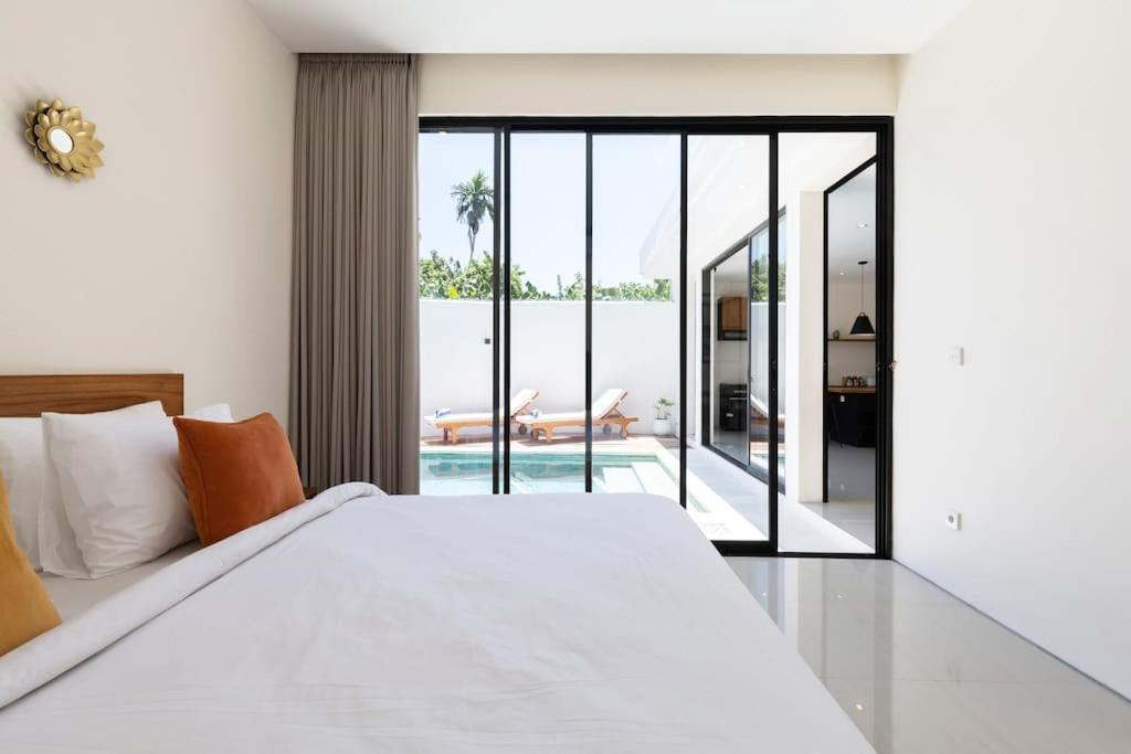 The R Villa Kaba - Incl. Motorbikes Seminyak Extérieur photo